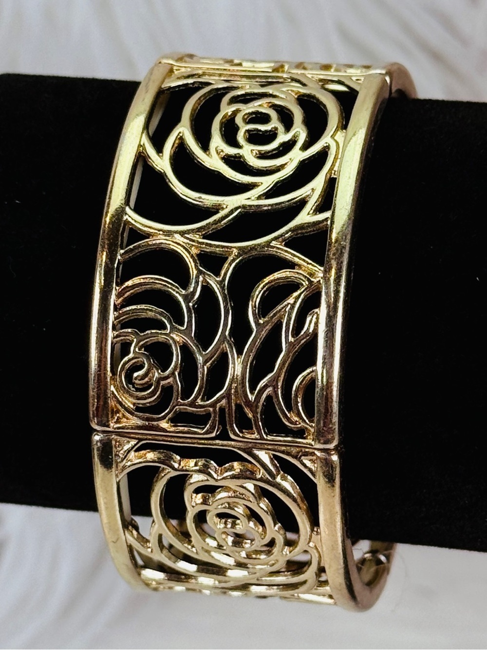 Goldtone Filigree Rose Motif Stretch Bracelet